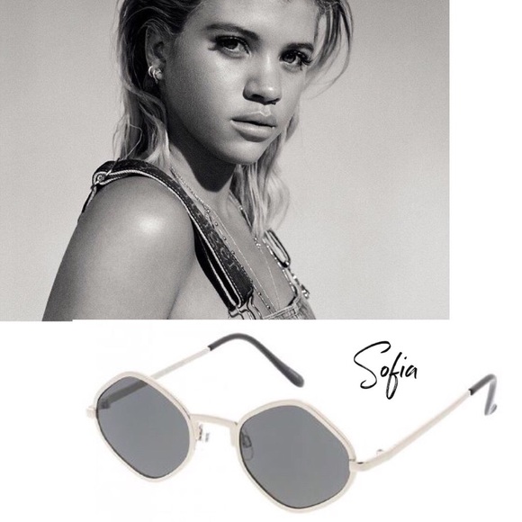 Throwing Shade USA Accessories - Sofia